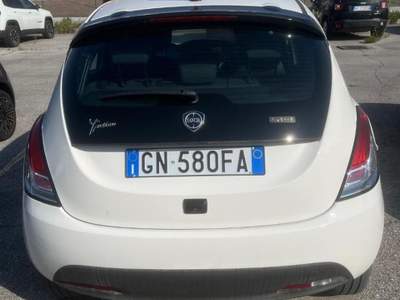 Lancia Ypsilon 1.0 FireFly 5 porte S&S Hybrid Gold Bianco usata Corciano