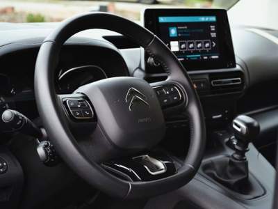 Citroen Berlingo PureTech 110 Stop&Start M Shine Blu/Azzurro usata Castelnuovo Rangone