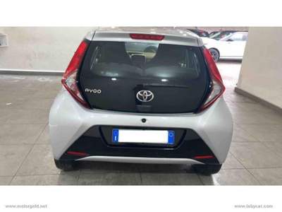Toyota Aygo Aygo 1.0 VVT-i 72 CV 5p. x-business                                                         usata Valsamoggia