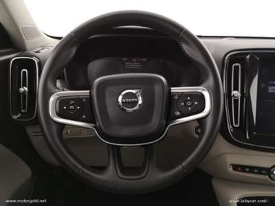 Volvo XC40 XC40 D3 AWD Geartronic Business                                                         Bianco usata Valsamoggia
