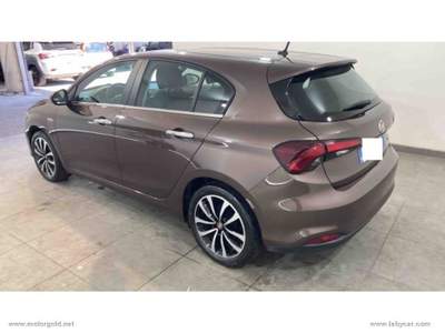 Fiat Tipo Tipo 1.3 Mjt S&S 5p. Lounge                                                         Bronzo usata Valsamoggia