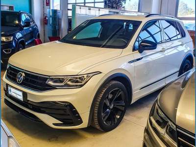 Volkswagen Tiguan 2.0 TDI 150 CV SCR DSG R-Line Bianco usata Sassari