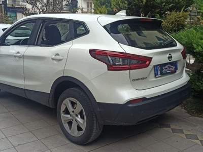 Nissan Qashqai 1.5 dCi Business Bianco usata Castrovillari