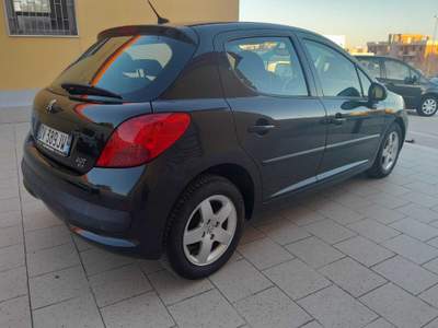 Peugeot 207 1.4 GPL Xline 5p Nero usata Manfredonia