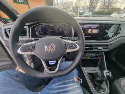 Volkswagen Taigo VOLKSWAGEN TAIGO 1.0 TSI 110CV R-LINE KMO Grigio usata San Giuseppe Vesuviano