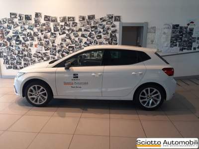 Seat Ibiza 1.0 EcoTSI 95 CV 5 porte FR Bianco usata MESSINA