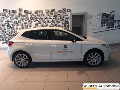 Seat Ibiza 1.0 EcoTSI 95 CV 5 porte FR Bianco usata MESSINA