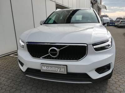 Volvo XC40 T3 Geartronic Momentum Pro Bianco usata Grumello del Monte