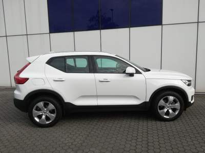 Volvo XC40 T3 Geartronic Momentum Pro Bianco usata Grumello del Monte