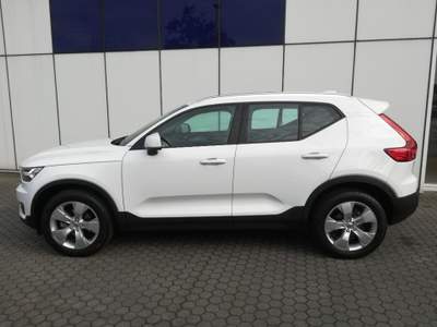 Volvo XC40 T3 Geartronic Momentum Pro Bianco usata Grumello del Monte