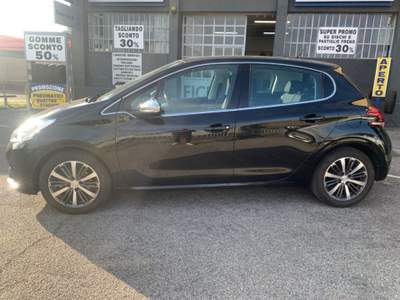 Peugeot 208 BlueHDi 75 5 porte OK NEO Nero usata Nova Milanese