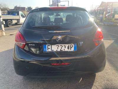 Peugeot 208 BlueHDi 75 5 porte OK NEO Nero usata Nova Milanese