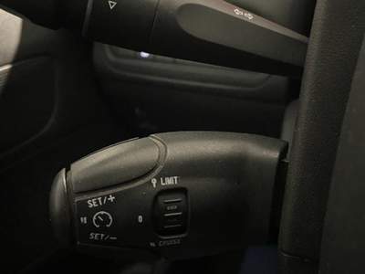 Peugeot 208 VAN Bianco usata Adelfia