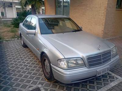 Mercedes-Benz Classe C GPL, condizioni impeccabili, tenuta da amatore mercedes Argento usata GRUGLIASCO