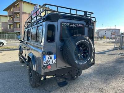 Land Rover Defender 110 2.5 Td5 S.W. SE Grigio usata Casalgrande