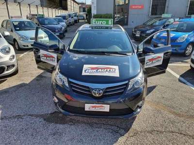 Toyota Avensis ESEMPLARE FULL OPTIONAL GANGIO TRAINO Blu/Azzurro usata Campagnola
