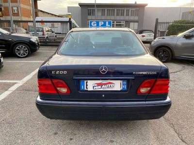 Mercedes-Benz Classe E AVANTARGDE GPL SCADENZA 2026 UNICO PROPRIETARIO Blu/Azzurro usata Campagnola