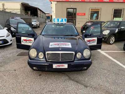 Mercedes-Benz Classe E AVANTARGDE GPL SCADENZA 2026 UNICO PROPRIETARIO Blu/Azzurro usata Campagnola