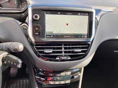 Peugeot 2008 PureTech 82 S&S Allure Bianco usata Nicosia