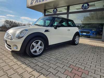 MINI Cooper MINI COOPER D AUTOMATICA Bianco usata Formello