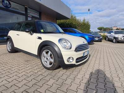 MINI Cooper MINI COOPER D AUTOMATICA Bianco usata Formello