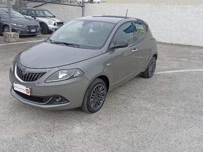 Lancia Ypsilon 1.0 FireFly 5 porte S&S Hybrid Gold Grigio usata Porcia