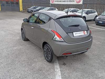Lancia Ypsilon 1.0 FireFly 5 porte S&S Hybrid Gold Grigio usata Porcia