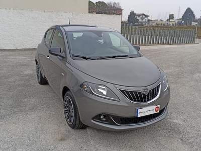 Lancia Ypsilon 1.0 FireFly 5 porte S&S Hybrid Gold Grigio usata Porcia