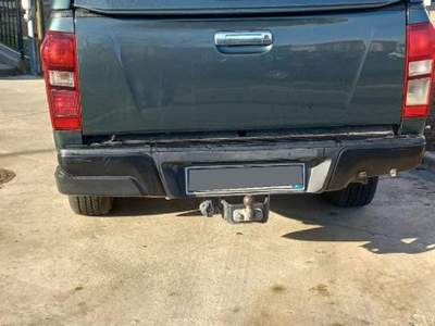 Isuzu D-Max 2.5 Crew Cab Planet 4WD Verde usata COMO
