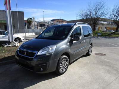 Peugeot Partner Tepee 1.6 bluehdi Outdoor 100cv Grigio usata COMO