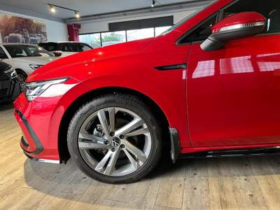 Volkswagen Golf 1.5 eTSI 150 CV EVO ACT DSG R-Line Rosso usata Truccazzano