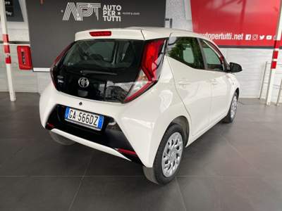 Toyota Aygo Connect 1.0 VVT-i 72 CV 5p x-play Bianco usata Palermo