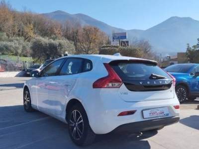 Volvo V40 2.0 d2 eco Momentum geartronic usata Gioia Sannitica