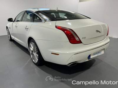 Jaguar XJ XJ 3.0D V6 Premium Luxury Bianco usata Venezia