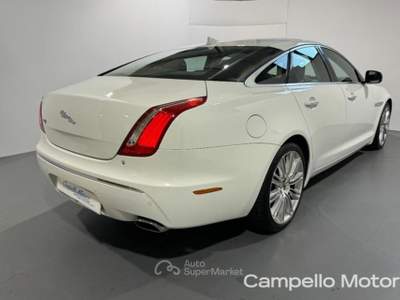 Jaguar XJ XJ 3.0D V6 Premium Luxury Bianco usata Venezia