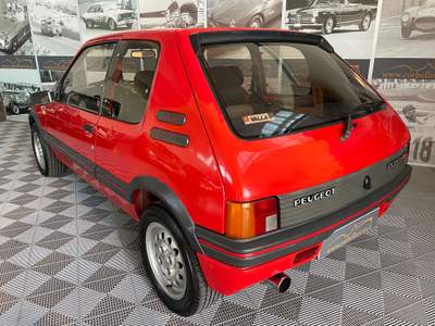 Peugeot 205 GTI 105cv Rosso usata Rivergaro