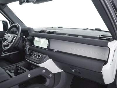 Land Rover Defender 110 2.0 Si4 PHEV 404 CV AWD Auto XS Edition Nero usata Corciano