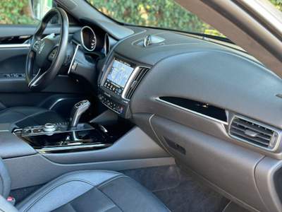 Maserati Levante V6 Diesel Q4 250cv GranSport Grigio usata Castellaneta