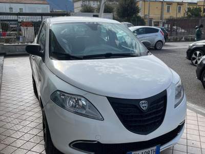 Lancia Ypsilon 0.9 T.Air 85 CV 5 porte Metano Ecochic Gold Bianco usata Pagani