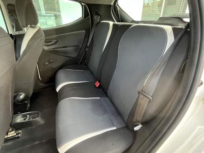 Lancia Ypsilon 0.9 T.Air 85 CV 5 porte Metano Ecochic Gold Bianco usata Pagani