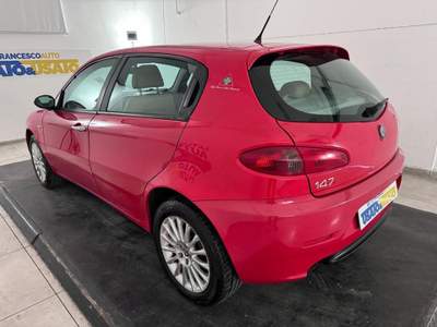 Alfa Romeo 147 5p 1.6 TS 16v Distinctive 105cv Rosso usata Pescara