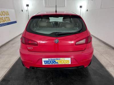 Alfa Romeo 147 5p 1.6 TS 16v Distinctive 105cv Rosso usata Pescara