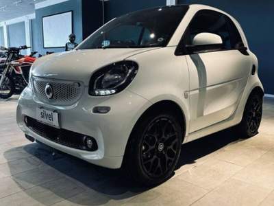 Smart ForTwo 0.9 t Superpassion 90cv twinamic Bianco usata Avezzano