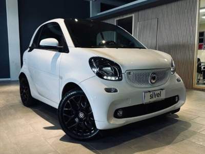 Smart ForTwo 0.9 t Superpassion 90cv twinamic Bianco usata Avezzano