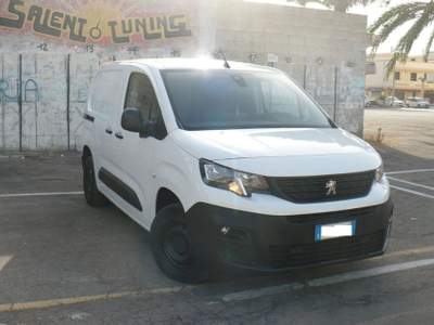 Peugeot Partner BlueHDi 100 S&S PC Furgone Premium Bianco usata TAVIANO