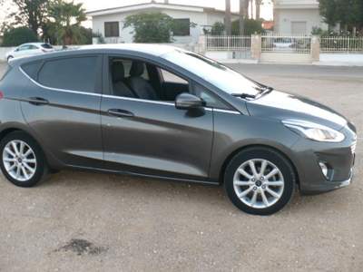 Ford Fiesta 1.5 TDCi Start&Stop 5 porte Titanium Grigio usata TAVIANO