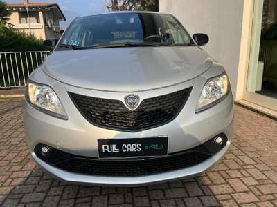 Lancia Ypsilon 1.2 69 CV 5 porte S&S Gold Argento usata Capriolo