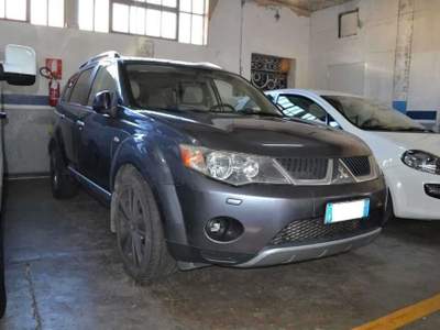 Mitsubishi Outlander 2.0 DI-D Instyle 7 p.ti Grigio usata Castelnuovo Rangone