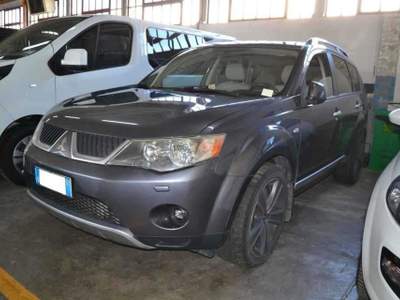 Mitsubishi Outlander 2.0 DI-D Instyle 7 p.ti Grigio usata Castelnuovo Rangone