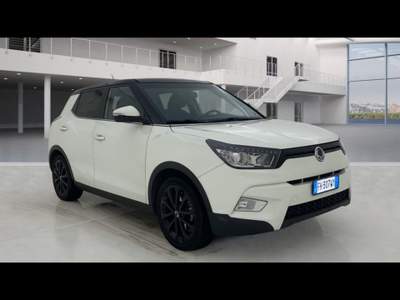 SsangYong Tivoli 1.6 Be bi-fuel Gpl 128cv Bianco usata Pescara